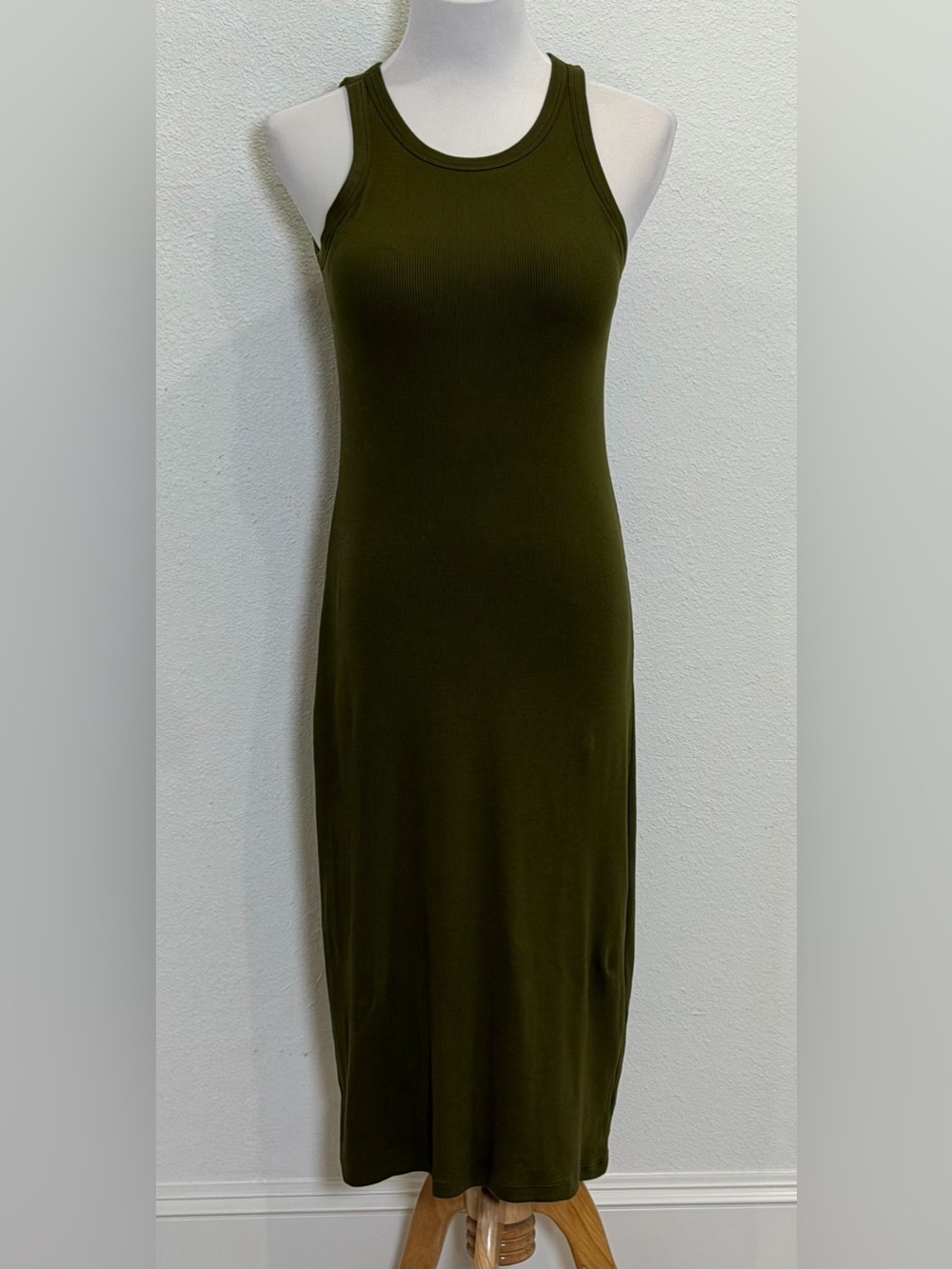 UNIQLO Ribbed Sleeveless Built-In Bra Midi Dress Small Olive Green Stretch Tank